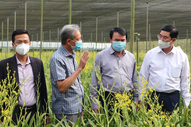 resize.aspx?file=%2FPortals%2F2%2Fmedia%2Fnewsimage%2Fl%2Fa%2Fn%2Flanh-dao-tinh-tham-dong-vien-chu-trang-trai-va-ngu-01.jpg&w=800&h=-1