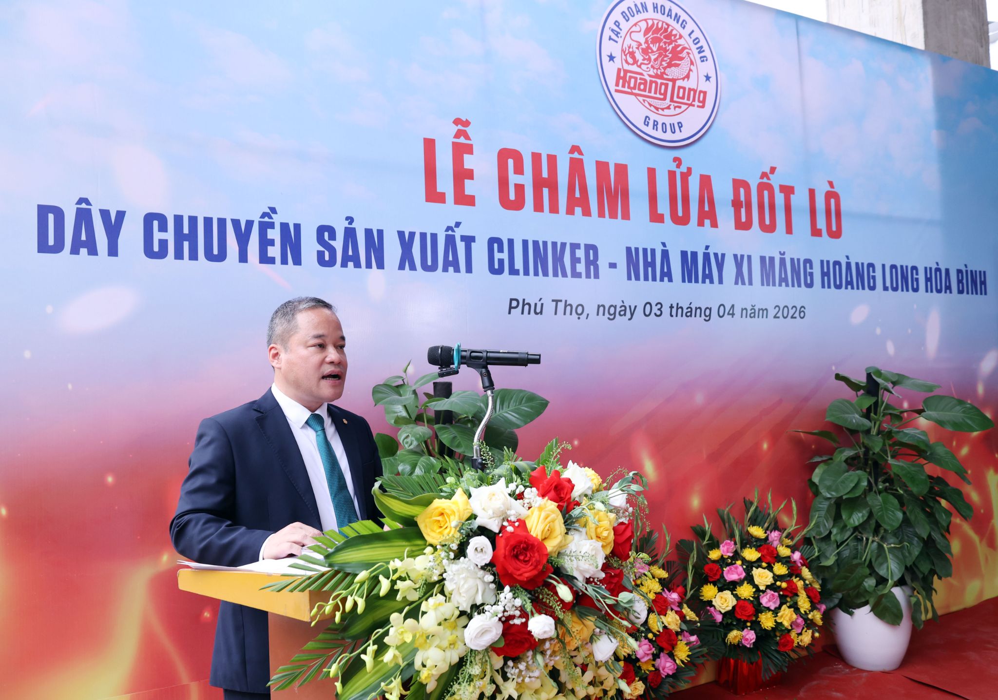 Ông Phan Văn Thịnh - Giám đốc ngân hàng BIDV chi nhánh Sơn Tây phát biểu