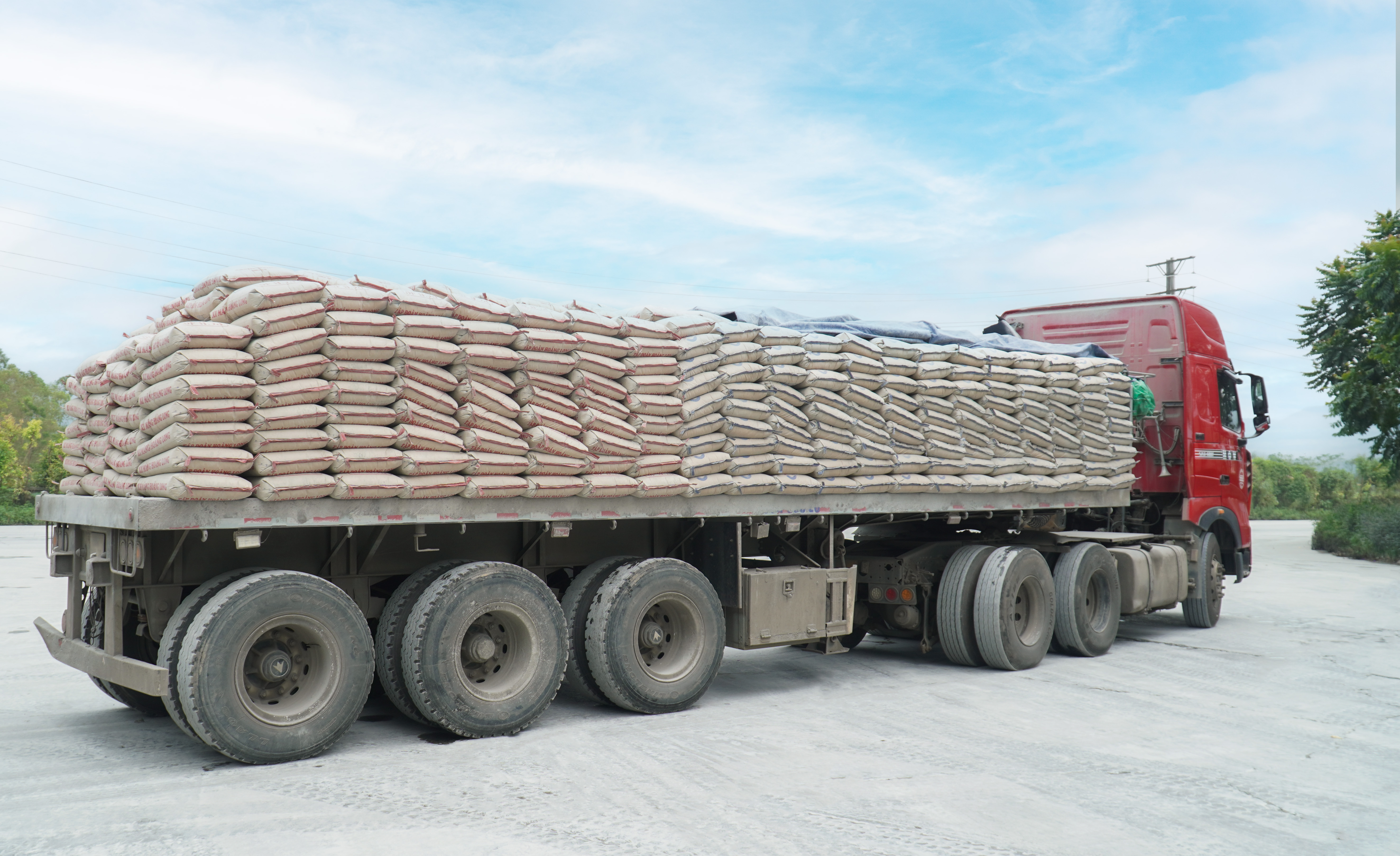 Hệ thống logistic của Xi Măng Hoàng Long nhanh chóng, chuyên nghiệp, hiệu quả