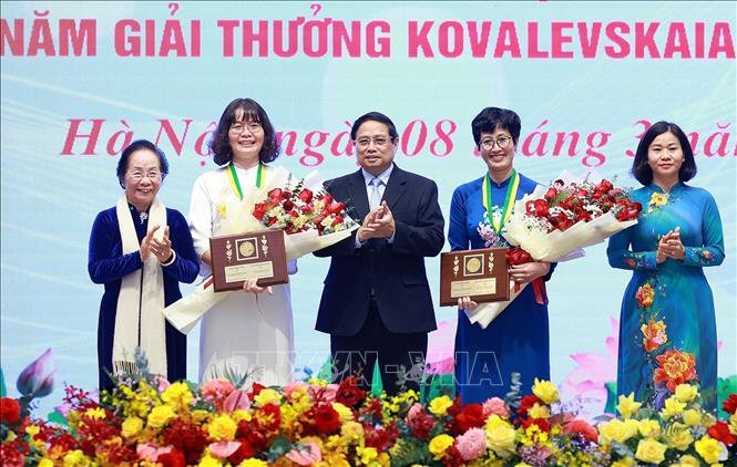 PGS.TS Nguyễn Minh Tân cùng hành trình 16 năm nghiên cứu công nghệ chế biến sâu, góp phần giải bài toán nâng cao giá trị nông sản Việt Nam và thúc đẩy phát triển nông nghiệp bền vững.