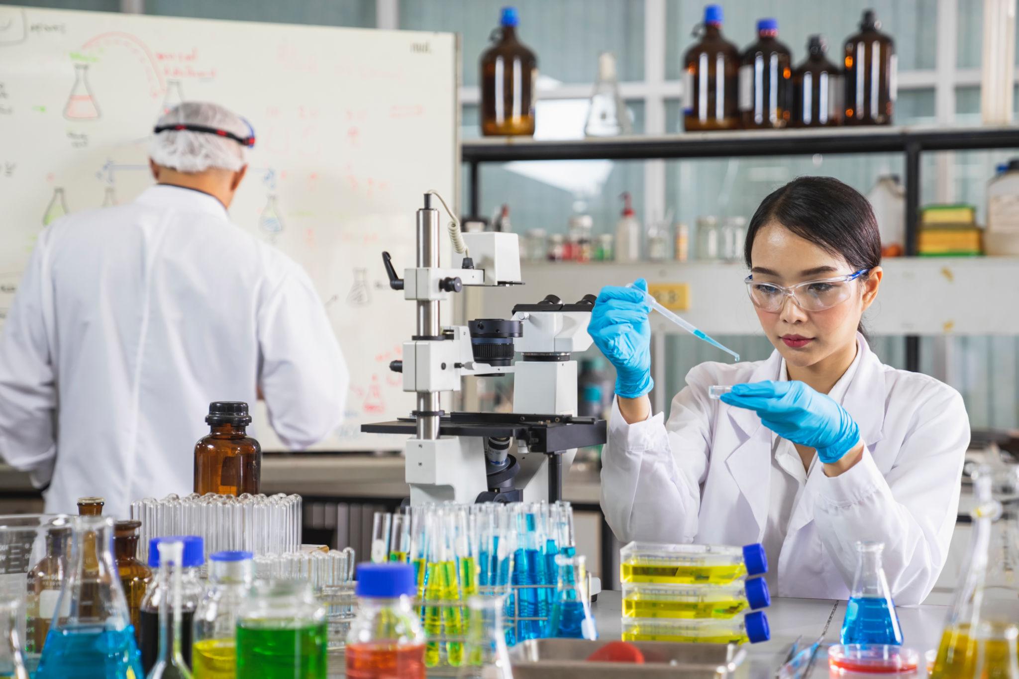 Việc ứng dụng công nghệ hiện đại trong sản xuất Nano Curcumin giúp nâng cao chất lượng sản phẩm và gia tăng giá trị cho nguồn nguyên liệu dược liệu trong nước.