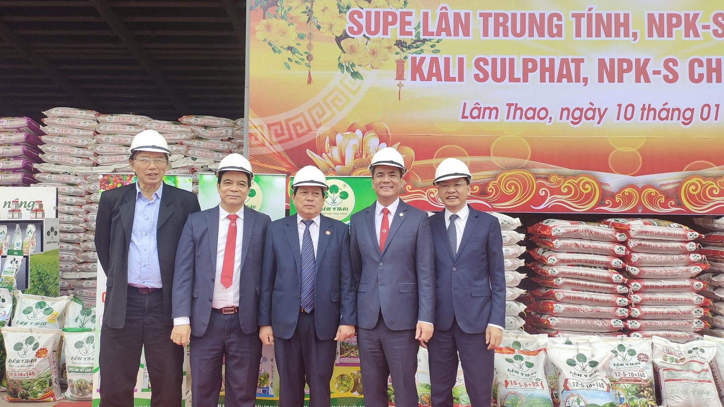 Hoạt động nghiên cứu và phát triển sản phẩm giúp Supe Lâm Thao liên tục mở rộng danh mục phân bón, đáp ứng nhu cầu ngày càng đa dạng của sản xuất nông nghiệp.