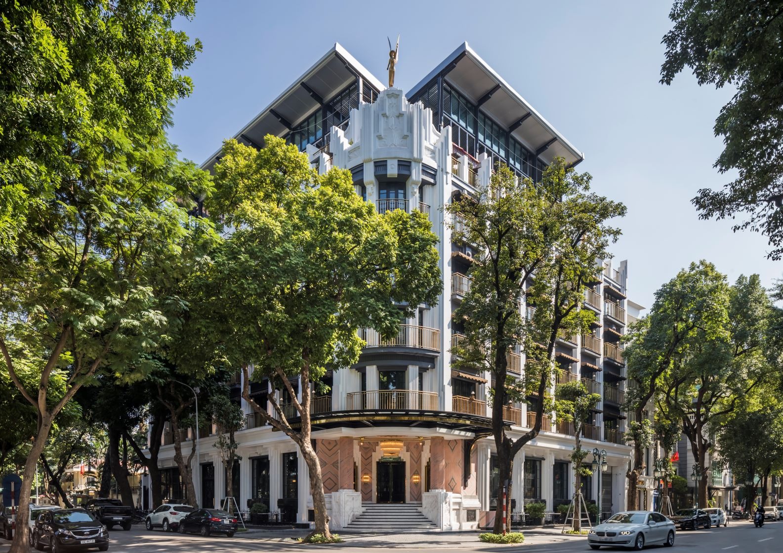 Capella Hanoi liên tục ghi danh trong những bảng xếp hạng danh giá
