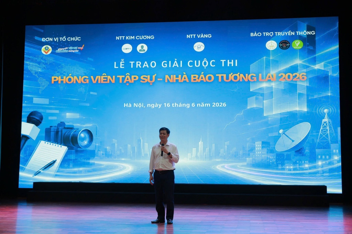PGS.TS Trương Đại Lượng – Đại diện ban lãnh đạo trường Đại học Văn hóa Hà Nội phát biểu tại lễ trao giải