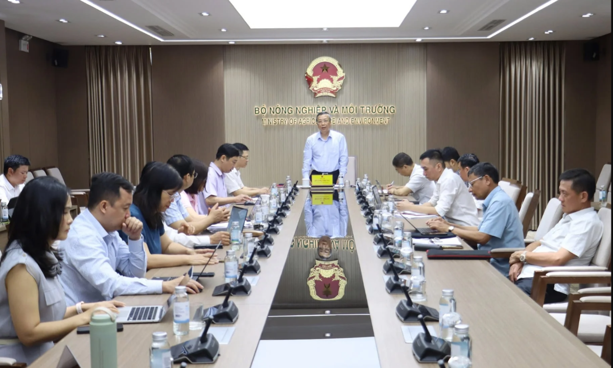 Thứ trưởng Hoàng Trung chủ trì cuộc họp triển khai Hệ thống truy xuất nguồn gốc nông lâm thủy sản.
