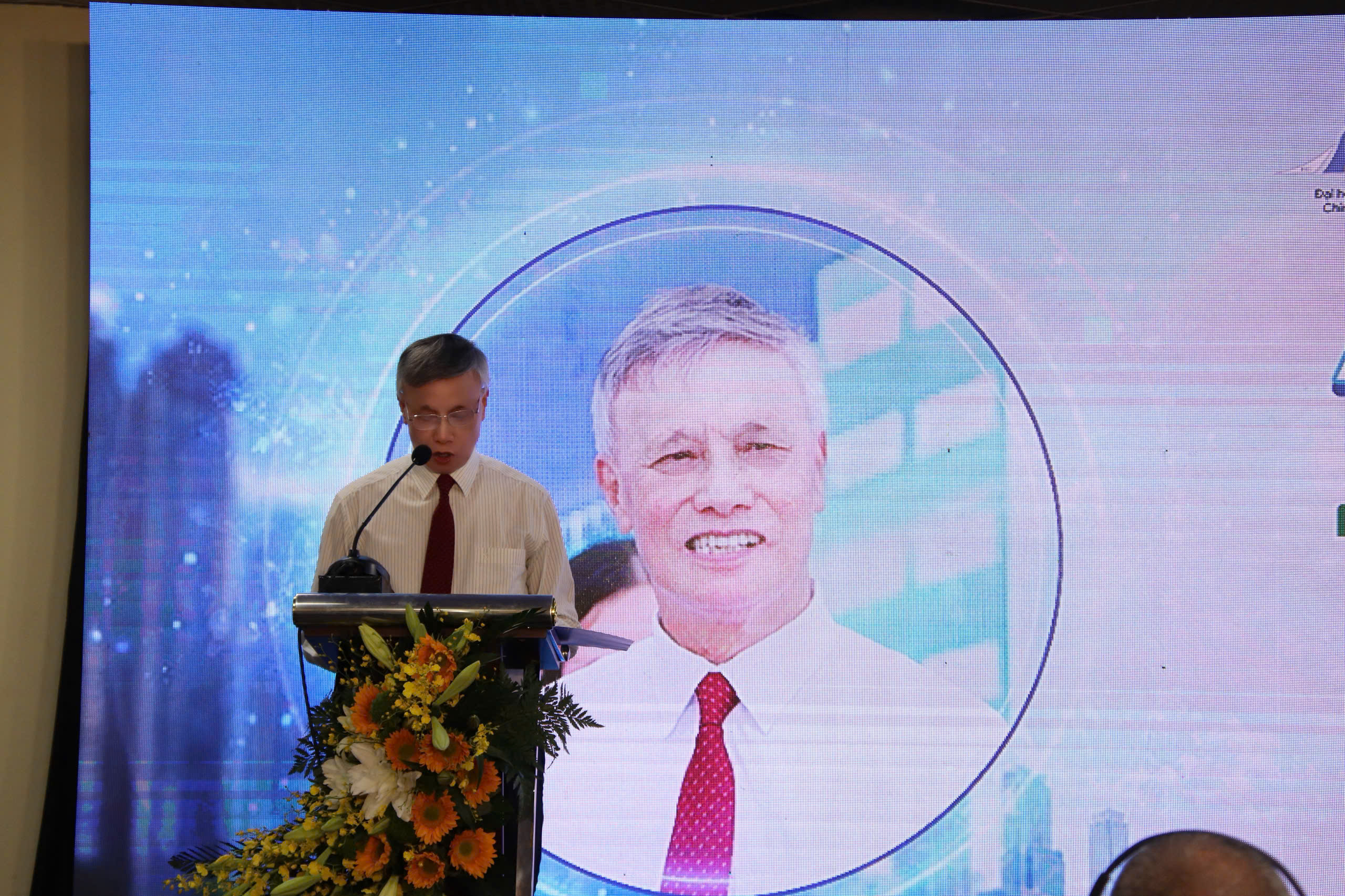 PGS.TS Phạm Ngọc Ánh - Hiệu trưởng Trường Đại học Tài chính - Ngân hàng Hà Nội phát biểu đề dẫn.