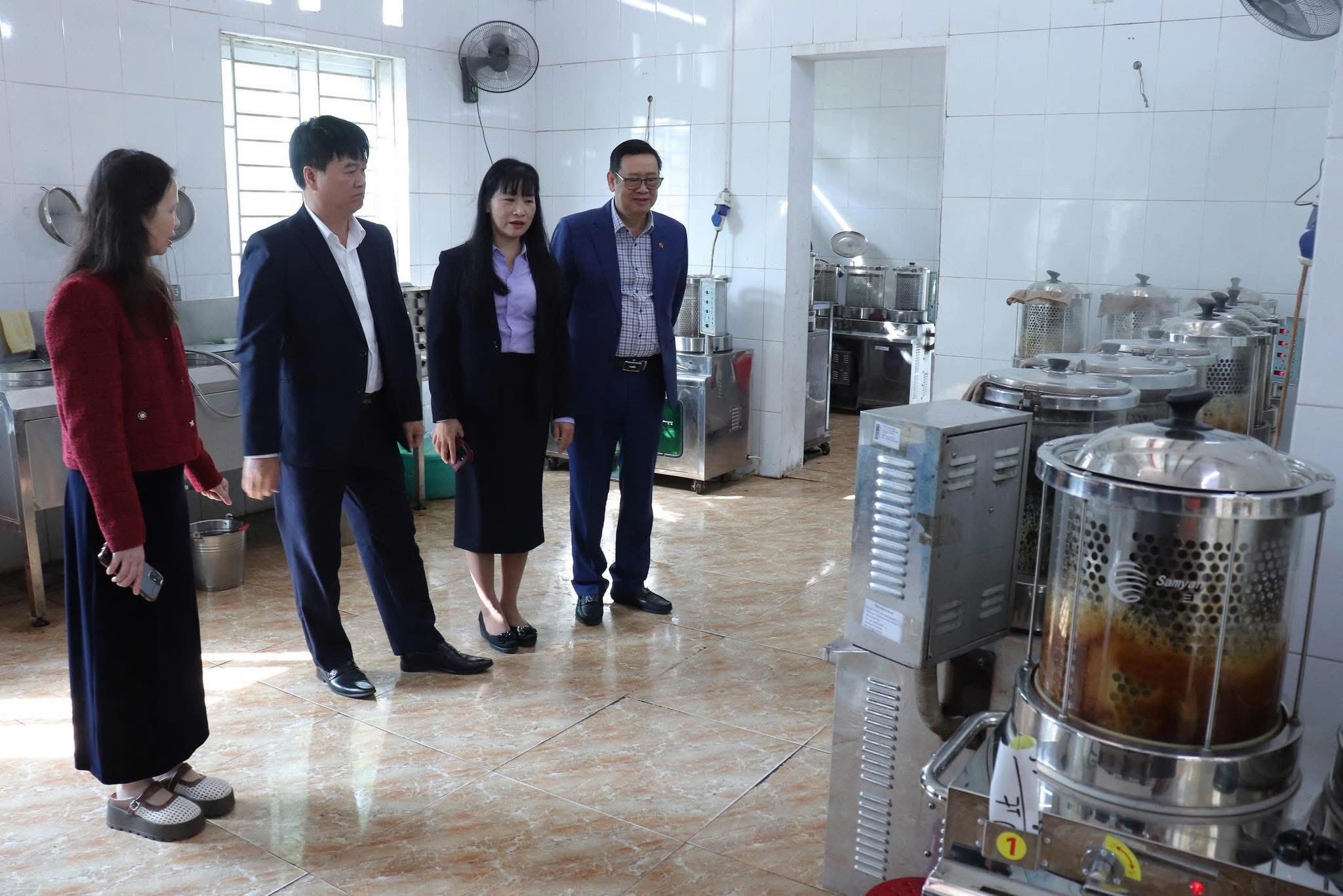 Hai bệnh viện thống nhất nhiều nội dung hợp tác trọng điểm như chuyển giao kỹ thuật, đào tạo cán bộ, nghiên cứu khoa học và chuyển đổi số.