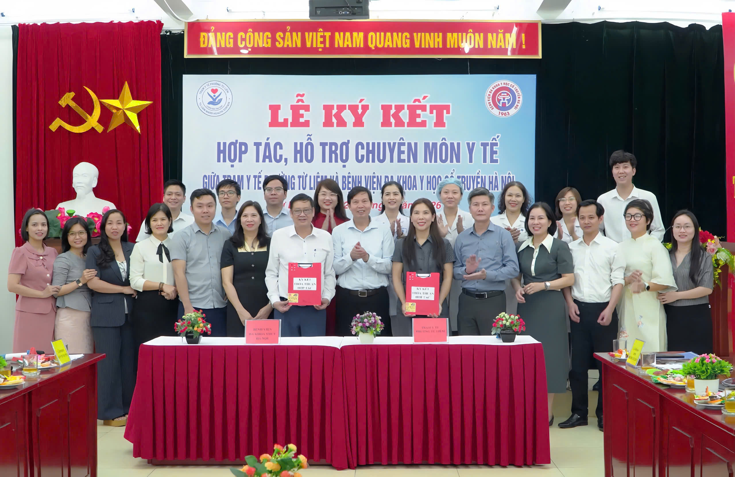 Lễ ký kết hợp tác giữa Bệnh viện Đa khoa Y học cổ truyền Hà Nội và Trạm y tế phường