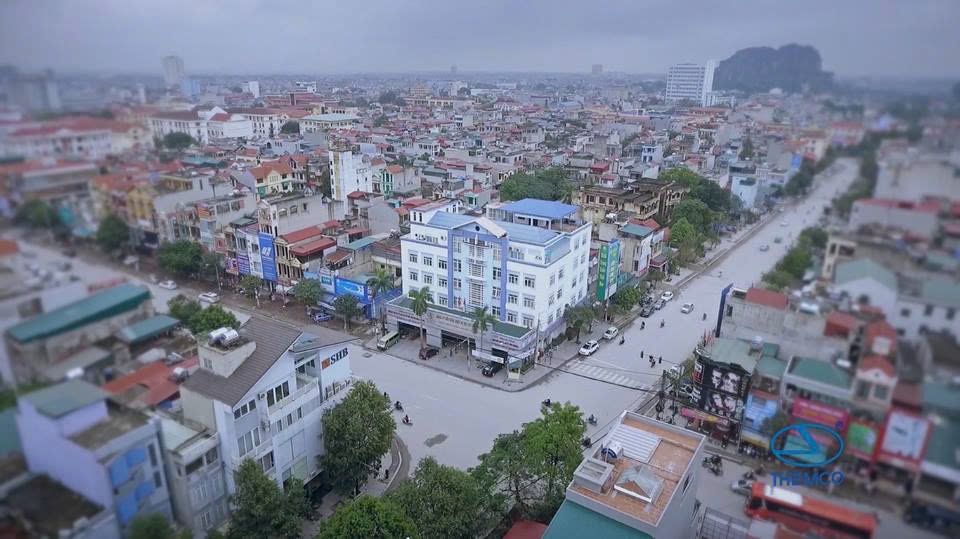 Hệ thống trung tâm được đầu tư cơ sở vật chất khang trang, đáp ứng nhu cầu tư vấn, mua sắm thiết bị y tế và chăm sóc sức khỏe của người dân.