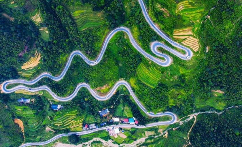 Đèo Mã Pí Lèng được xem là một trong những cung đường đẹp nhất Việt Nam.