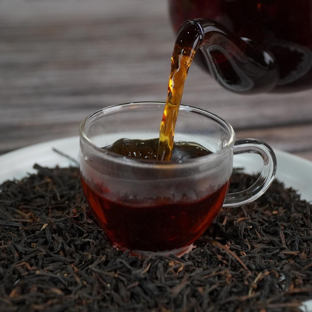 Hồng trà Phìn Hồ có màu nước đỏ hổ phách đẹp mắt, hương thơm dịu ngọt và vị trà đậm đà, là một trong những sản phẩm OCOP 5 sao tiêu biểu của Hà Giang.