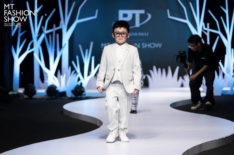 Những bộ vest trẻ em của Phú Thành Phát được giới thiệu tại một số chương trình trình diễn thời trang thiếu nhi trong nước.