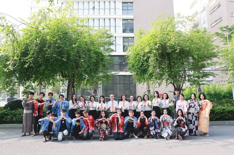 Quỹ học bổng 55 tỷ đồng tạo động lực và giảm áp lực tài chính tối đa cho thí sinh, phụ huynh