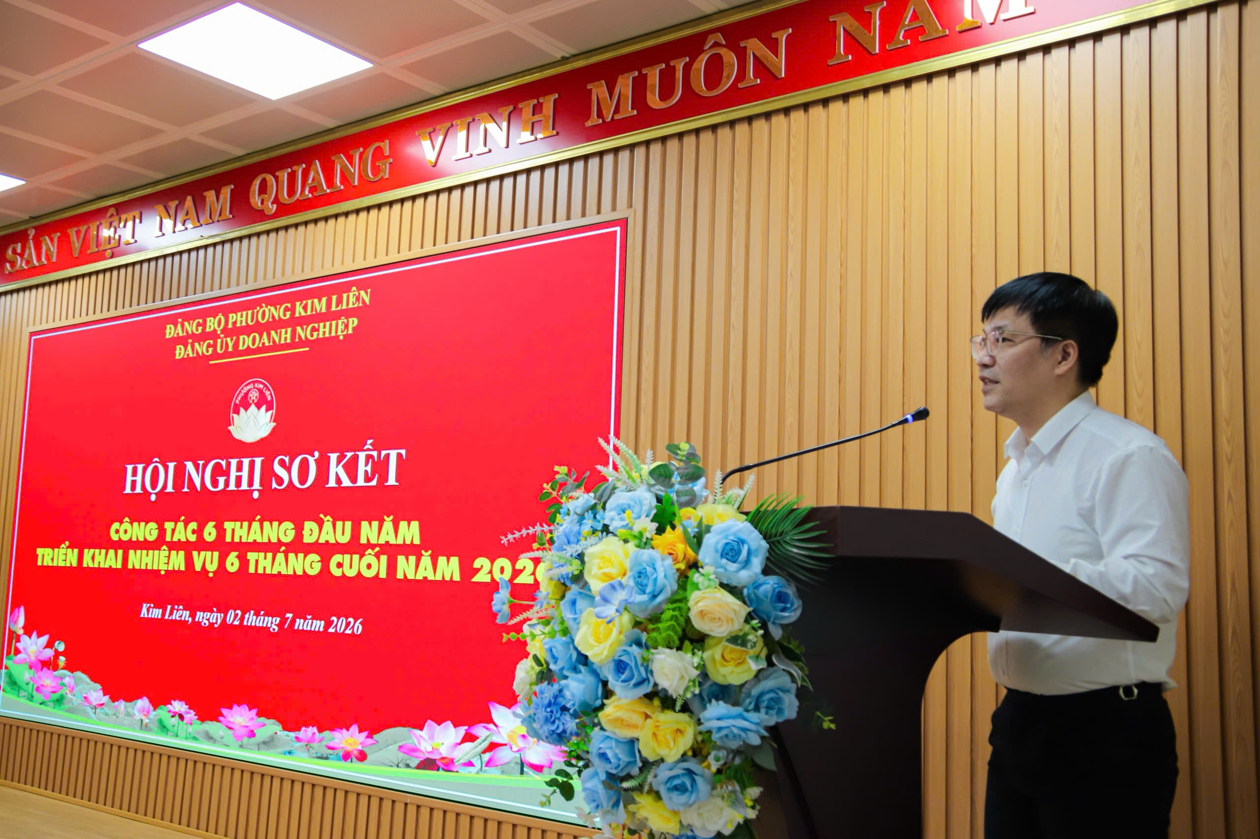 Đ/c Võ Hồng Vinh – Phó Bí thư Thường trực Đảng ủy, Ủy viên Ban Thường vụ Đảng ủy phường Kim Liên phát biểu chỉ đạo tại Hội nghị