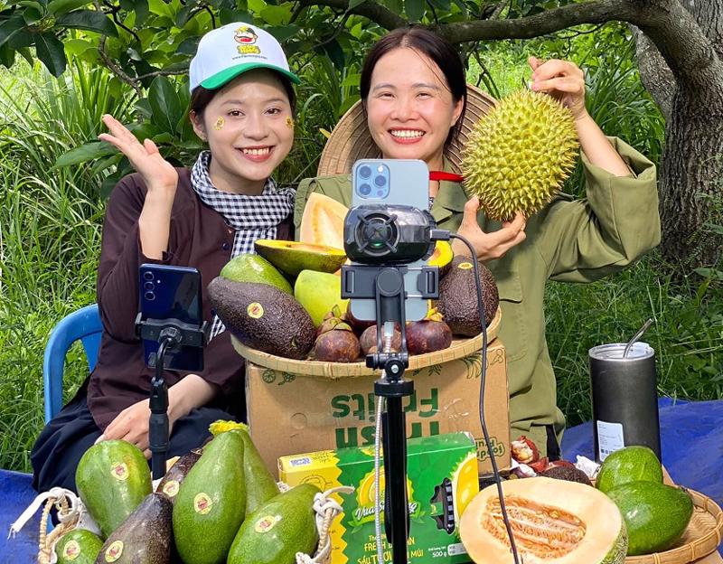 Ứng dụng livestream và các nền tảng số đang giúp nông sản địa phương tiếp cận trực tiếp người tiêu dùng, mở rộng thị trường và từng bước hình thành phương thức xúc tiến thương mại mới.