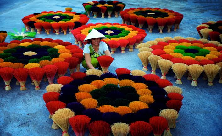 Hệ thống làng nghề truyền thống là nguồn lực quan trọng cho phát triển công nghiệp nông thôn, tạo việc làm và gìn giữ những giá trị văn hóa đặc trưng của địa phương.