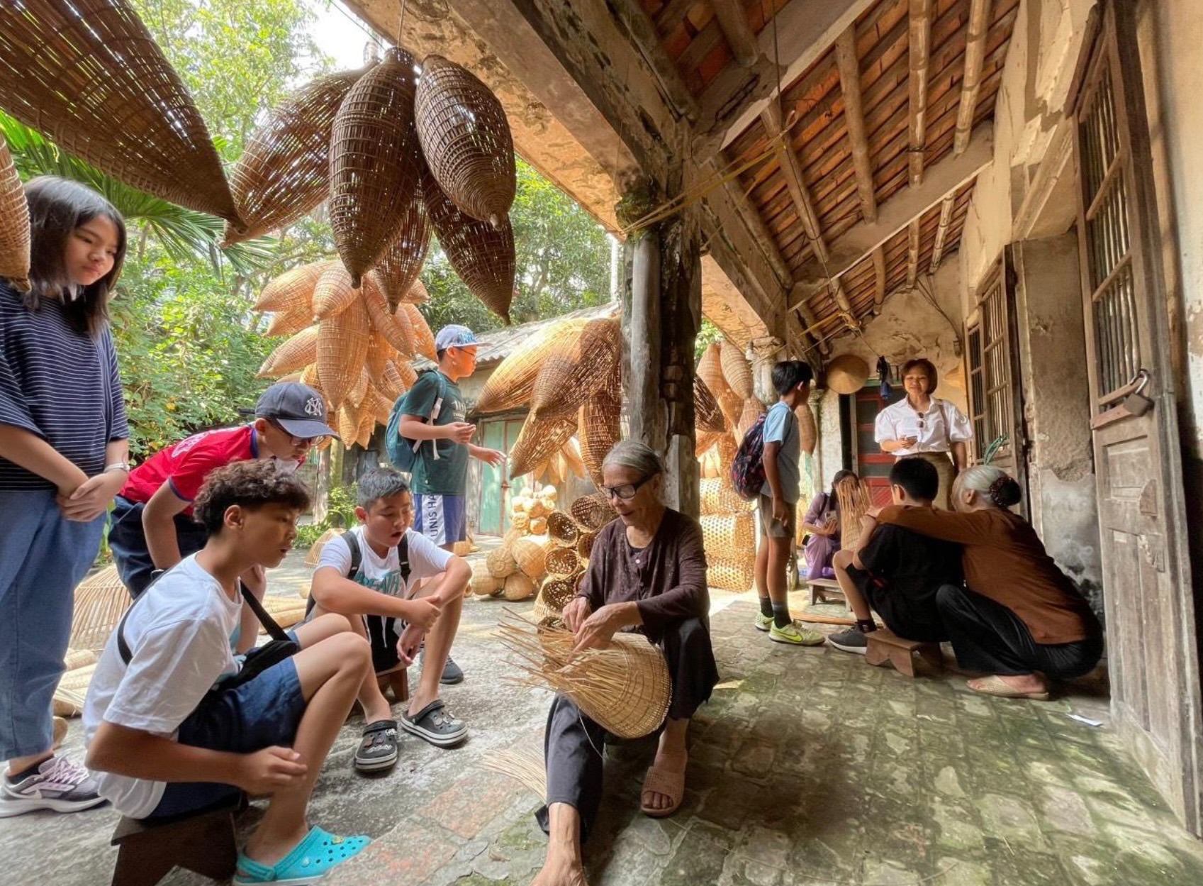 Từ làng nghề đến điểm đến trải nghiệm: OCOP đang mở thêm nguồn thu mới cho nông thôn
