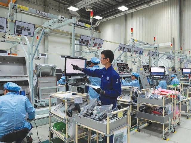 Máy móc hiện đại nhưng năng suất chưa tăng: Doanh nghiệp đang thiếu mắt xích nào?