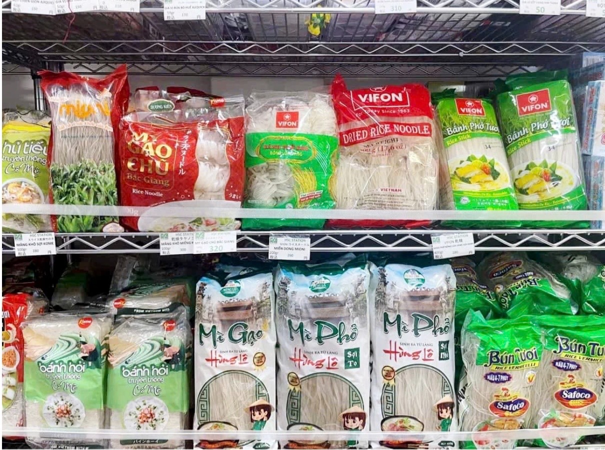 Người mua mê hàng quê, vì sao doanh nghiệp vẫn khó bán?
