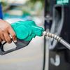Giá xăng dầu hôm nay 10/9: Giá dầu thế giới vượt mốc 100 USD/thùng