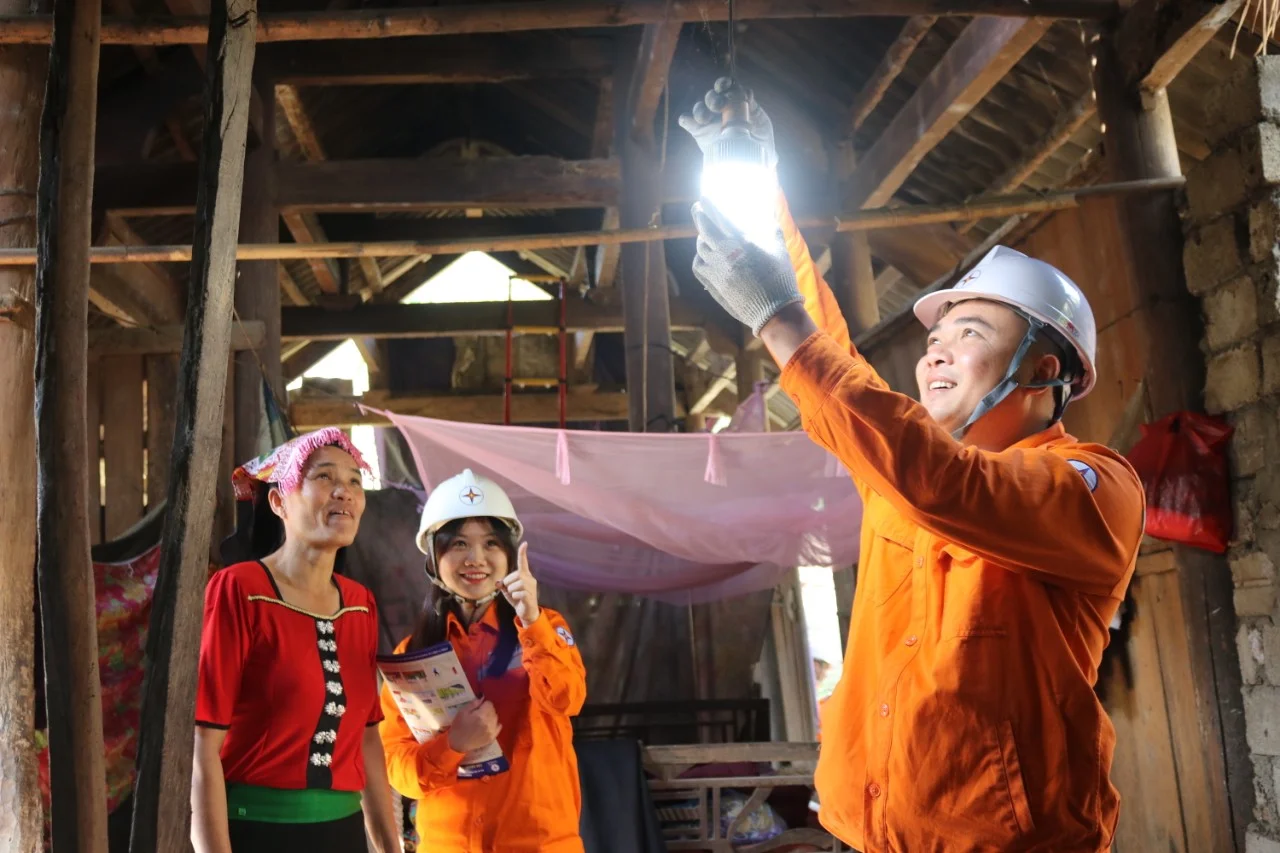 Công ty Điện lực Nghệ An: Bền bỉ thắp sáng niềm tin, đồng hành cùng quê hương phát triển