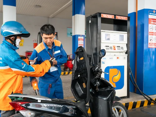 Giá xăng dầu hôm nay 2/10: Dầu Brent tăng hơn 4%, giá trong nước biến động trái chiều