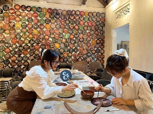 Tham quan các làng nghề thủ công truyền thống quanh Hà Nội: Hành trình tìm về những giá trị văn hóa lâu đời