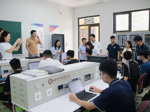 Hơn 20 ngành, nhóm ngành đại học được miễn học phí, có ngành nhận hỗ trợ hơn 5 triệu đồng/tháng