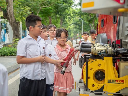 Gần 700 học sinh và giáo viên MAY ACADEMY hào hứng trải nghiệm làm 