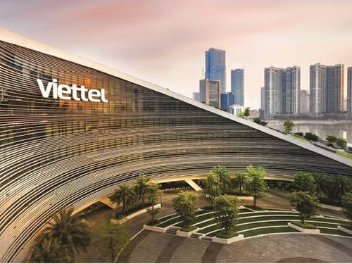 Viettel đẩy mạnh tăng trưởng xanh, điện mặt trời tự sản xuất tăng 24,8%