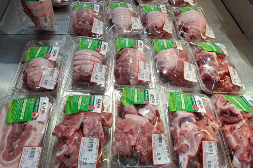 Giá heo hơi hôm nay 18/8: Đà giảm tiếp diễn, nhiều nơi xuống 56.000 đồng/kg