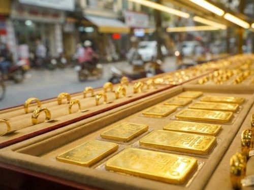 Giá vàng hôm nay 20/8: Vàng miếng giảm 1,6 triệu đồng/lượng, thế giới vượt 4.500 USD/ounce