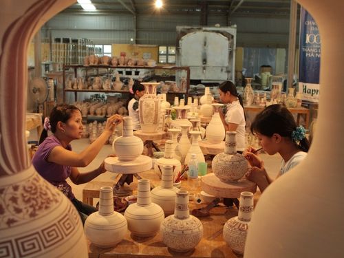 Làng có nghề nhưng thiếu người: Lao động mùa vụ đang buộc sản xuất nông thôn đổi cách làm
