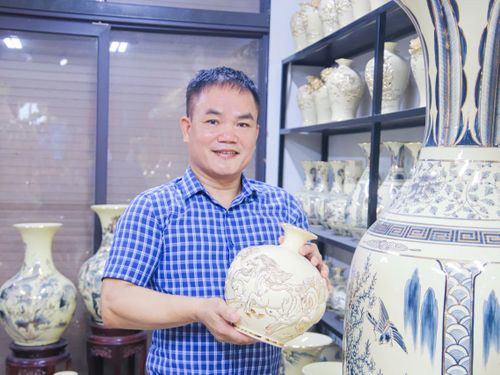 Nghệ nhân ưu tú Đào Việt Bình: Hành trình 36 năm giữ lửa và nâng tầm gốm Việt