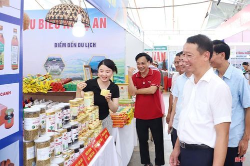 Hội chợ sản phẩm công nghiệp nông thôn tiêu biểu miền Trung - Tây Nguyên: 6 ngày kết nối, 12 tỷ đồng doanh thu