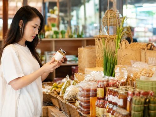 Người mua mê hàng quê, vì sao doanh nghiệp vẫn khó bán?