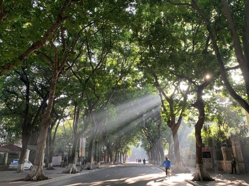 Thời tiết hôm nay 5/9: Bắc Bộ nắng nóng, Trung Bộ và Nam Bộ mưa dông