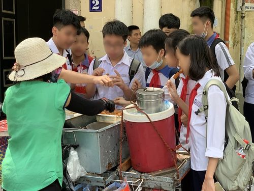 Bán chất gây nghiện, thực phẩm không bảo đảm an toàn cho trẻ em bị phạt tới 40 triệu đồng