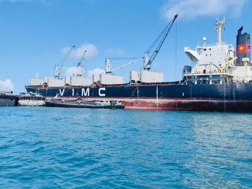 Huy động thêm tàu vận tải cỡ lớn chở dầu từ Vịnh Ba Tư về Việt Nam