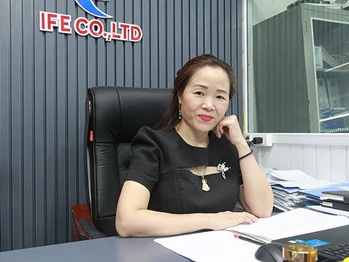 Nữ doanh nhân Lưu Thị Luyện và hành trình xây dựng thương hiệu may mặc IFE