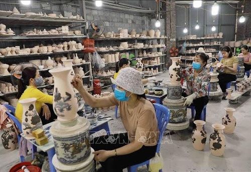 Nâng sức cạnh tranh sản phẩm công nghiệp nông thôn