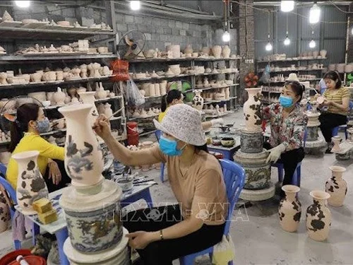 Nâng sức cạnh tranh sản phẩm công nghiệp nông thôn