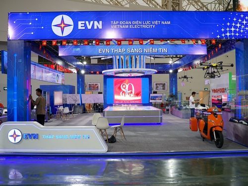 EVN khẳng định vai trò 'huyết mạch năng lượng' tại Triển lãm thành tựu đất nước