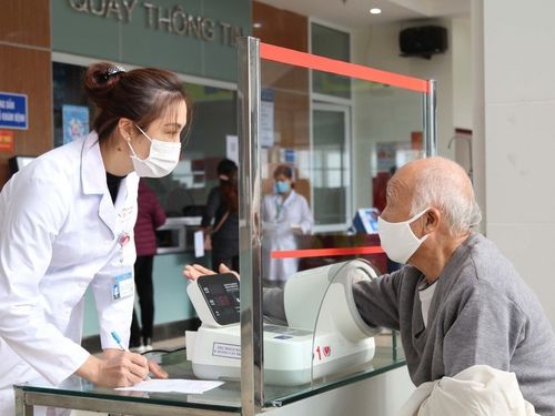 Miễn viện phí: Lộ trình vì dân