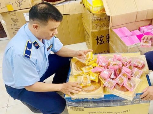 Đà Nẵng, Khánh Hòa tăng cường kiểm tra thị trường bánh Trung thu