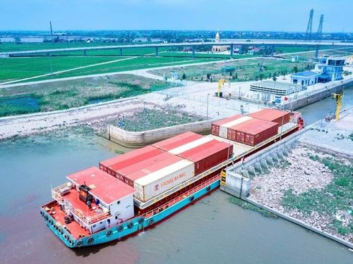 Đẩy mạnh vận tải thủy và đường sắt: Bước đi chiến lược cho logistics xanh