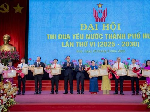 TP. Huế tôn vinh các tập thể, cá nhân tiêu biểu trong các phong trào thi đua yêu nước