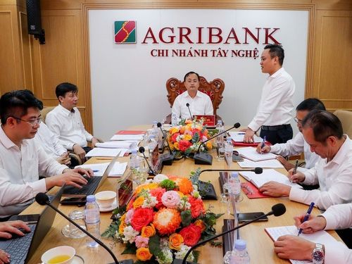 Chủ tịch HĐTV Agribank chỉ đạo khắc phục hậu quả bão số 10