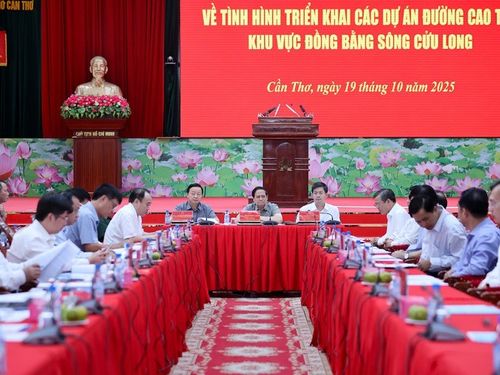 Thủ tướng: Nhiệm kỳ này đã dành 600 nghìn tỷ đồng cho giao thông ĐBSCL