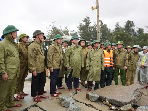 Lãnh đạo TP. Huế kiểm tra, chỉ đạo sơ tán người dân tại vùng nguy cơ sạt lở cao